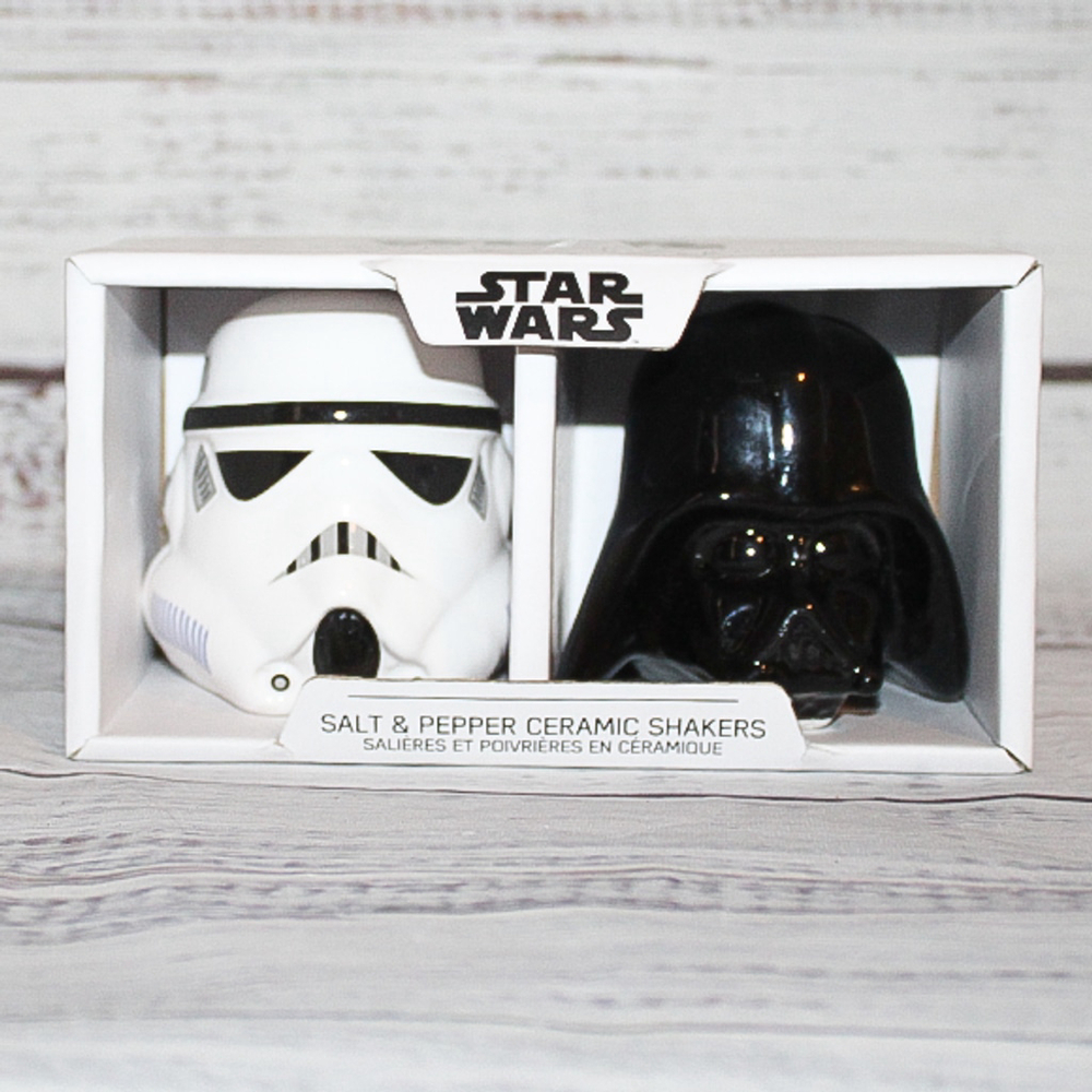 Star Wars Salt/ Pepper Shakers Ceramic Stormtrooper and Darth Vader
